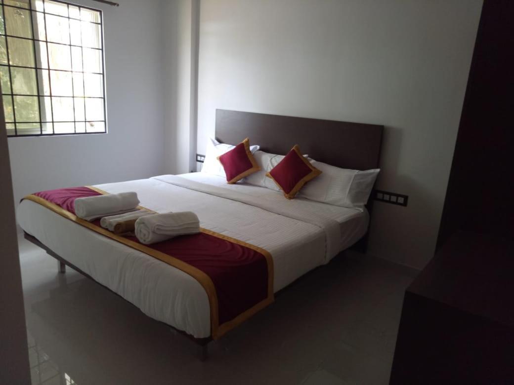 Hotel Grand Kubera Чикмагалур Экстерьер фото