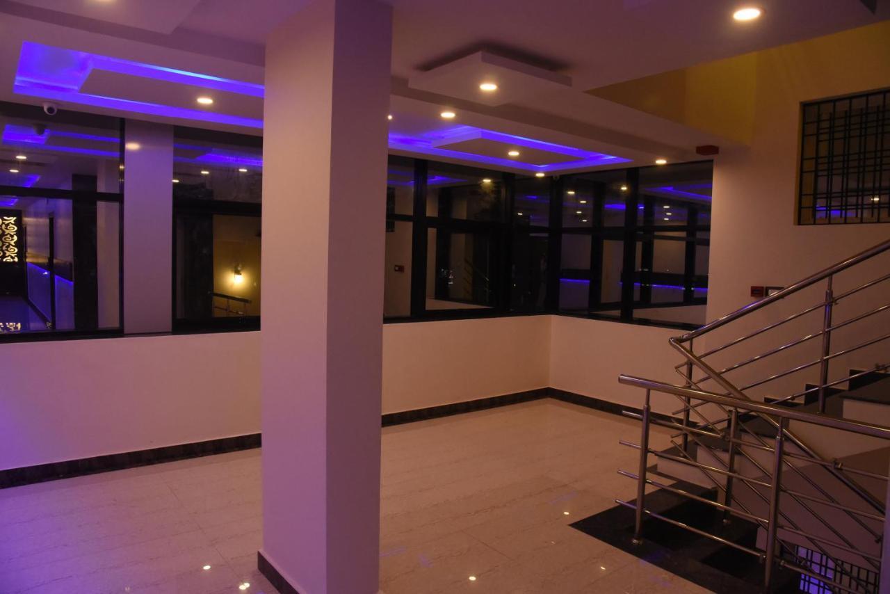 Hotel Grand Kubera Чикмагалур Экстерьер фото