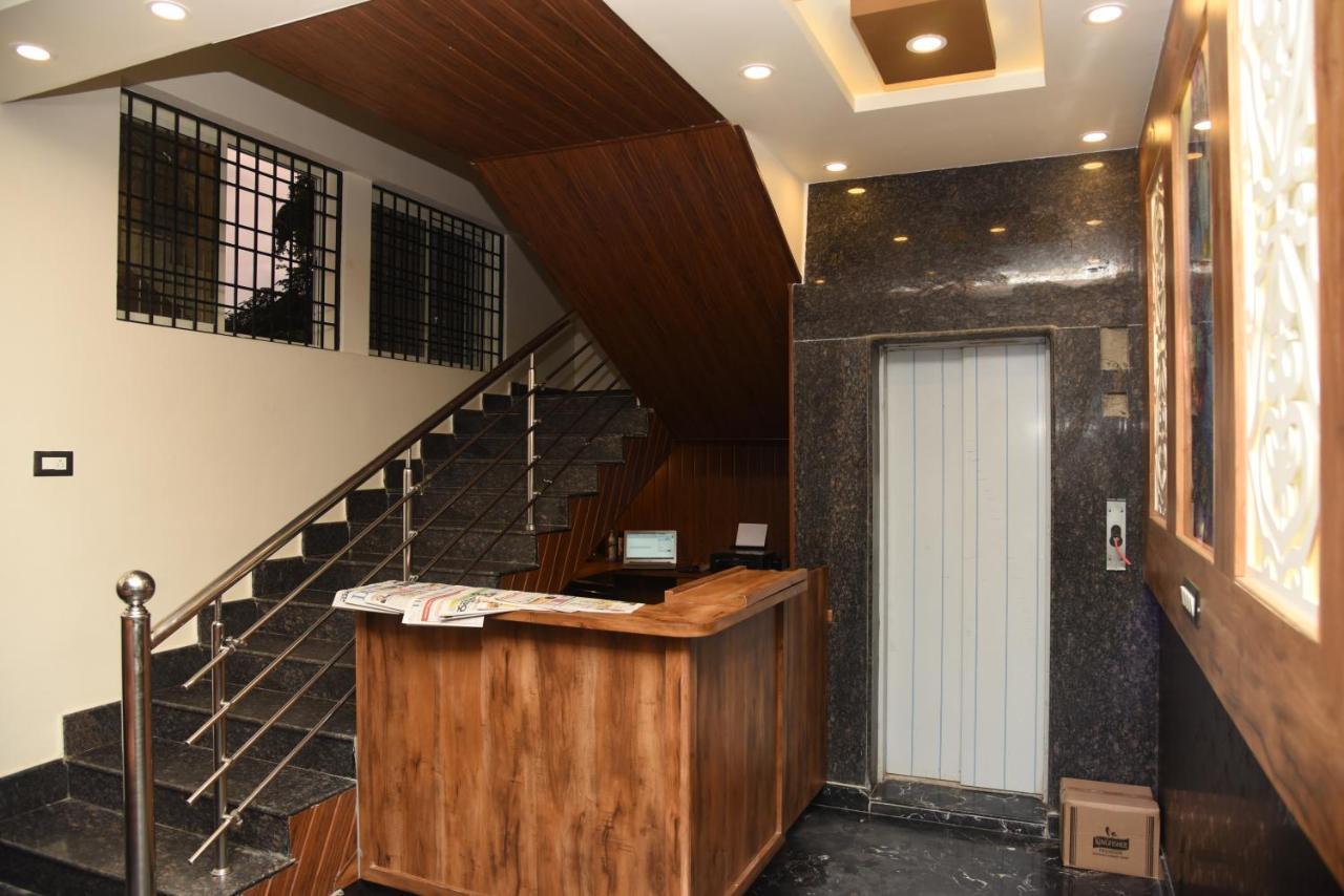 Hotel Grand Kubera Чикмагалур Экстерьер фото